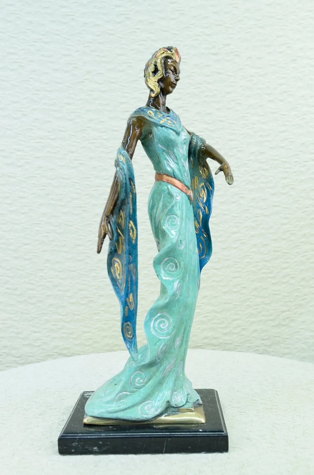 19'' Tall Art Nouveau Sexy Model Hand Made Museum Quality Classic Bronze Artwork
