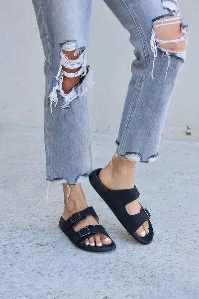 Forever Link Easy Stroll Black Double Buckle Sandals