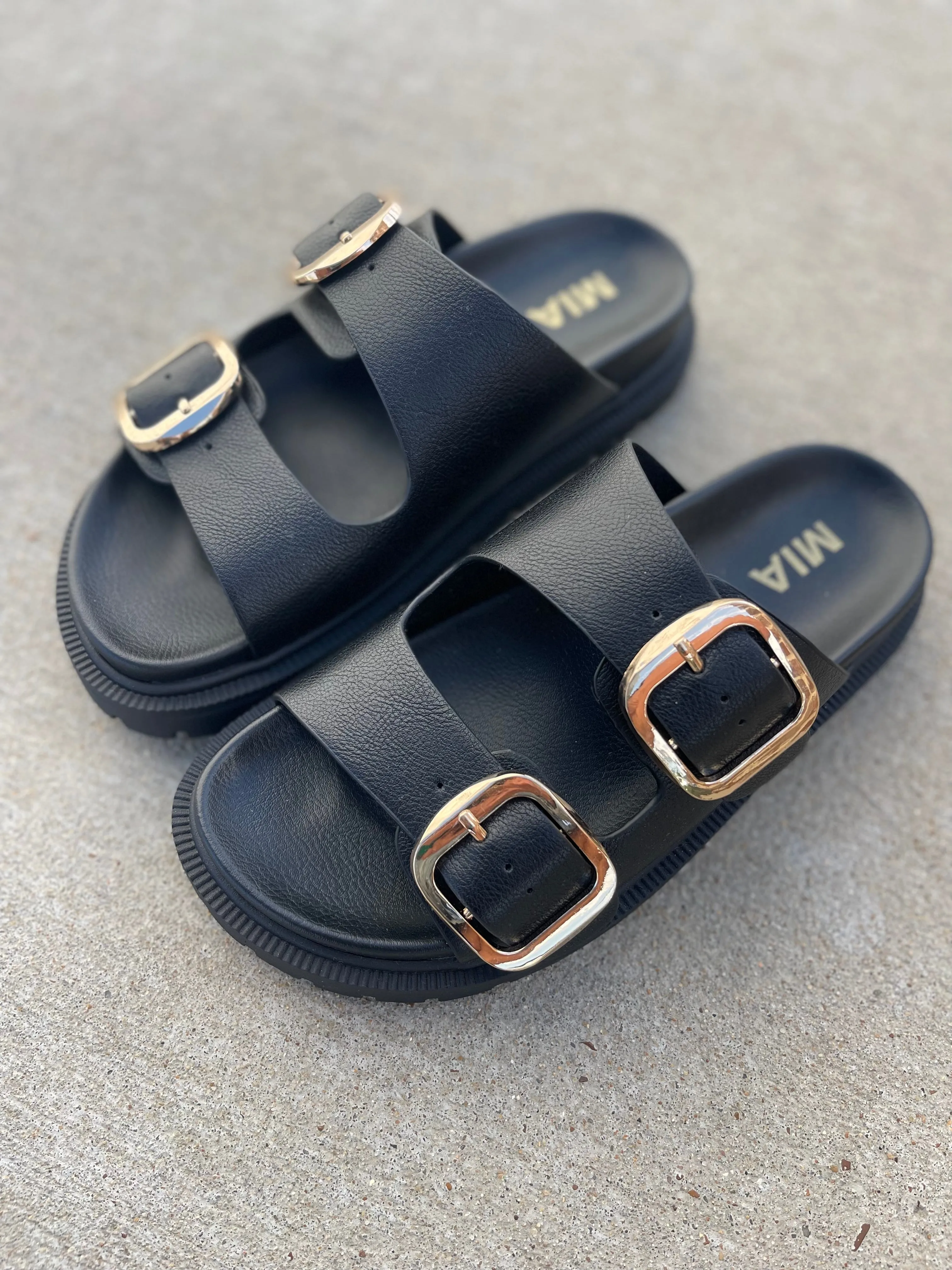 Gen Buckle Sandal